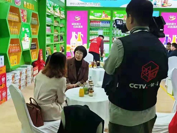 牢記初心匠心閃耀—長沙糖酒會火熱進(jìn)行，頂真食品接受央視專訪！